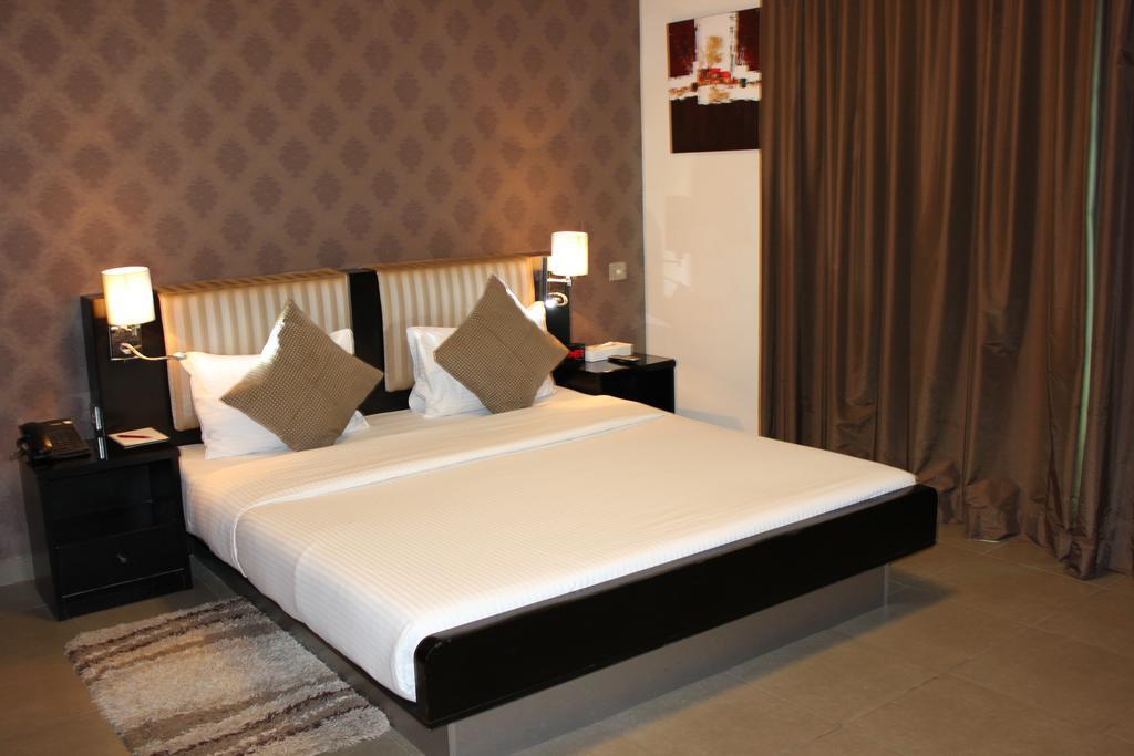 Royal Ascot Hotel Apartment - Kirklees 2 ดูไบ ภายนอก รูปภาพ